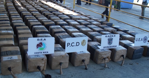 Récord en El Pacífico operación frena semisumergible con tres toneladas de cocaína