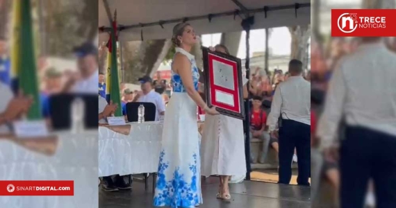 Laura Fernández es declarada “Hija Predilecta” de Esparza durante gira por el Pacífico