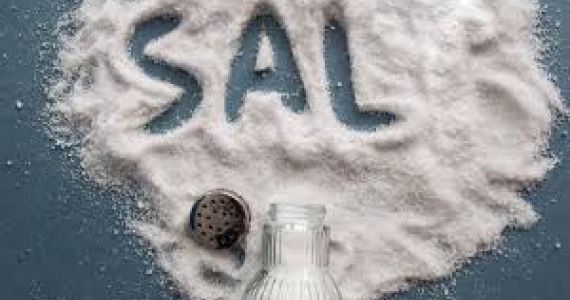 Ticos consumen el doble de sal recomendada al día por la OMS