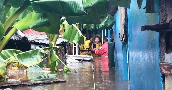 41 reportes por inundaciones en Cañas y Abangares tras fuertes lluvias, según la CNE