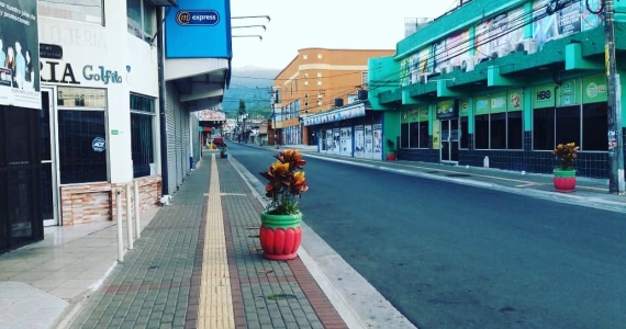 Vecinos de Paso Canoas salen a votar con la esperanza de  oportunidades laborales 