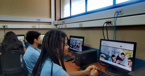 Estudiantes de duodécimo año de colegios técnicos inician Prueba Nacional Estandarizada