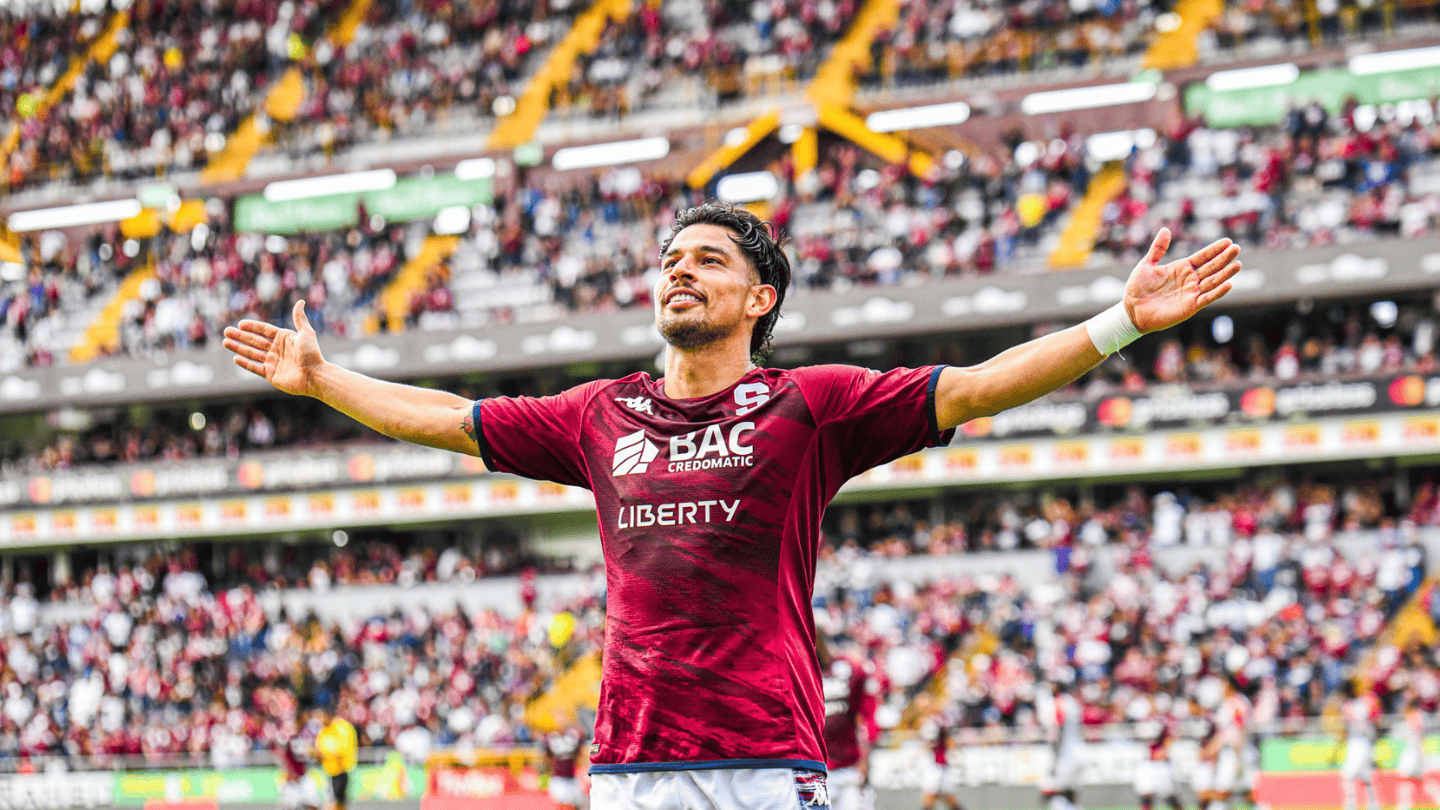 Saprissa fulmina a San Carlos y va por el tetracampeonato