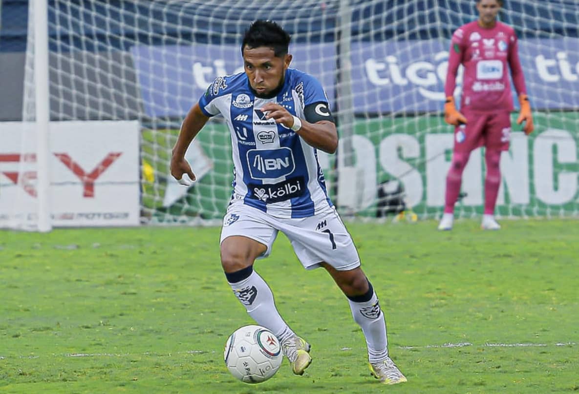 Allen Guevara cerca de selecta lista