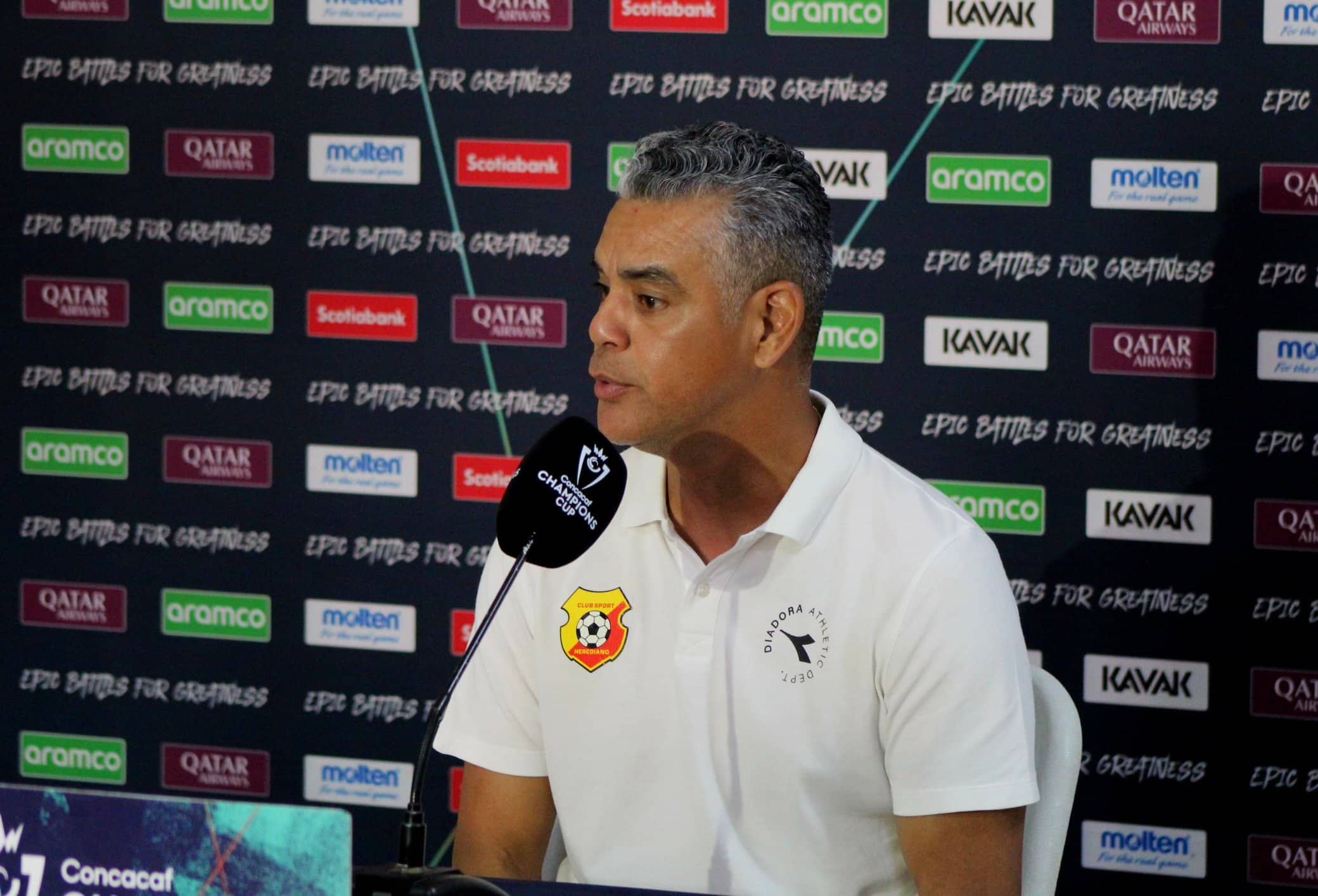 Altamirano sin excusas pero afirma que el fútbol tico no está a años luz del mexicano