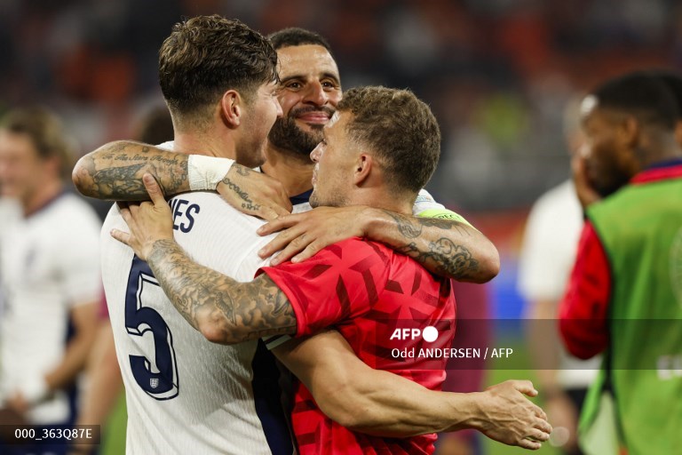 Los tres leones comieron tulipanes y estarán en la final