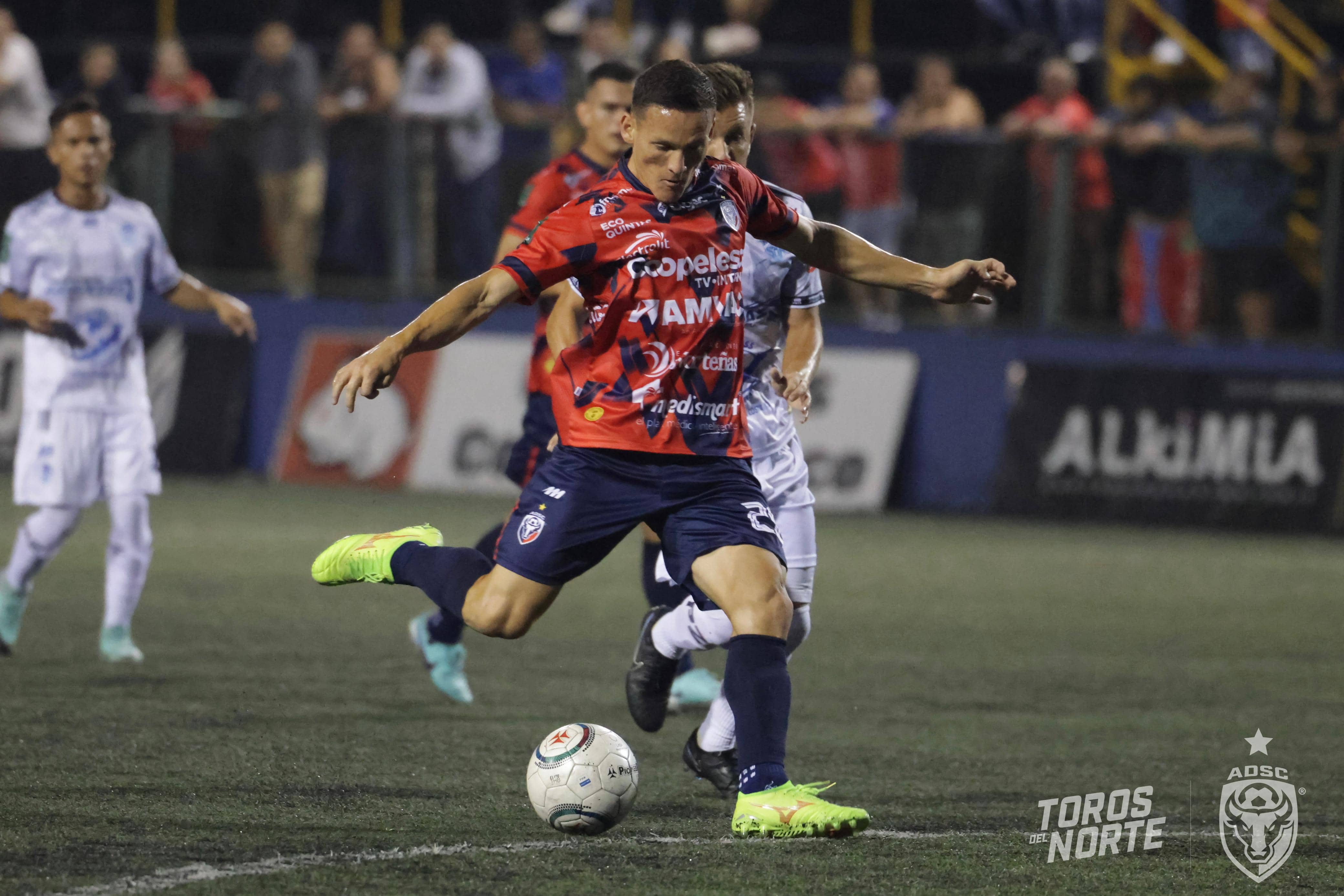 San Carlos y Saprissa aprietan el acelerador mientras Herediano flaquea