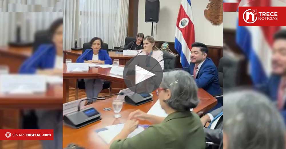 "Que me demanden, aquí los espero", dijo Presidenta tras destituir a directores policiales 