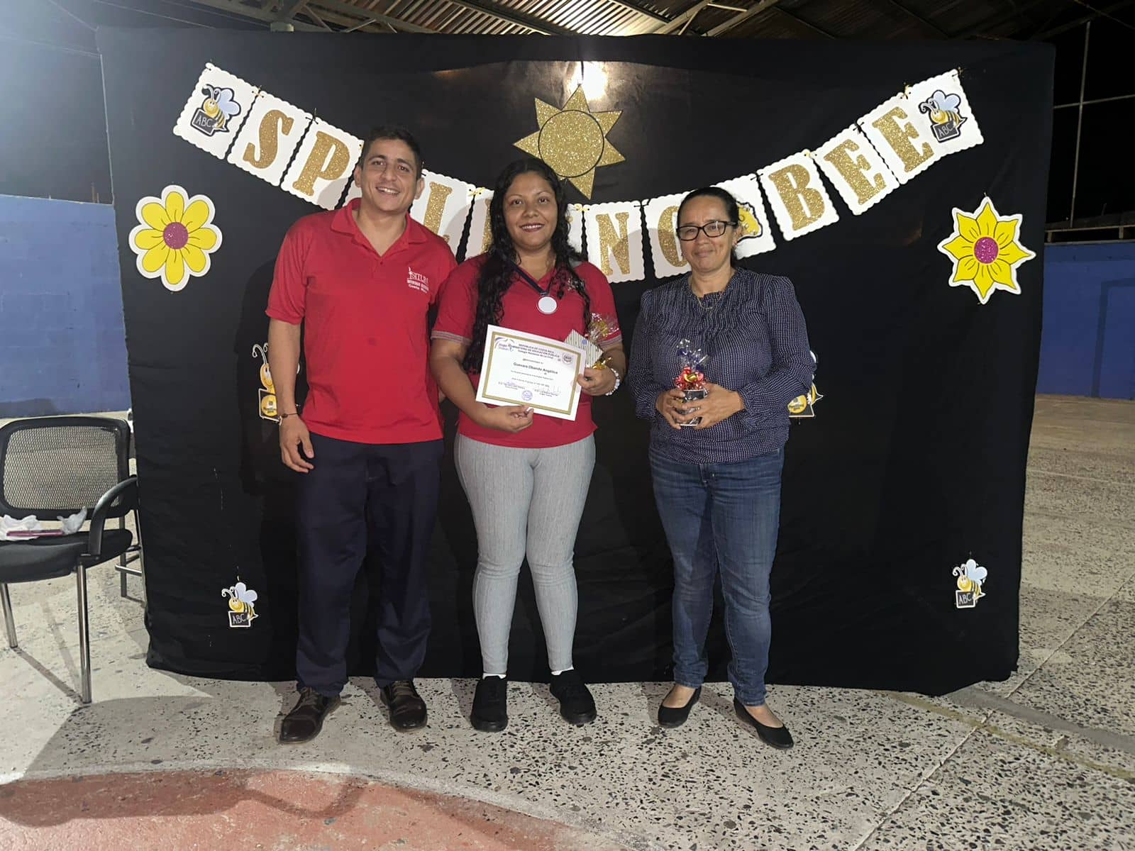 Madre estudiante del Liceo Nocturno La Cruz será la primera en correr con la Antorcha	