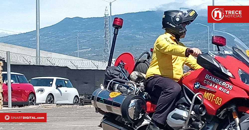 BMW motos dio taller de conducción en casos de emergencia 