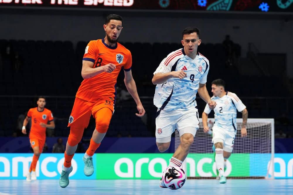 Costa Rica iguala ante Países Bajos y sigue con vida