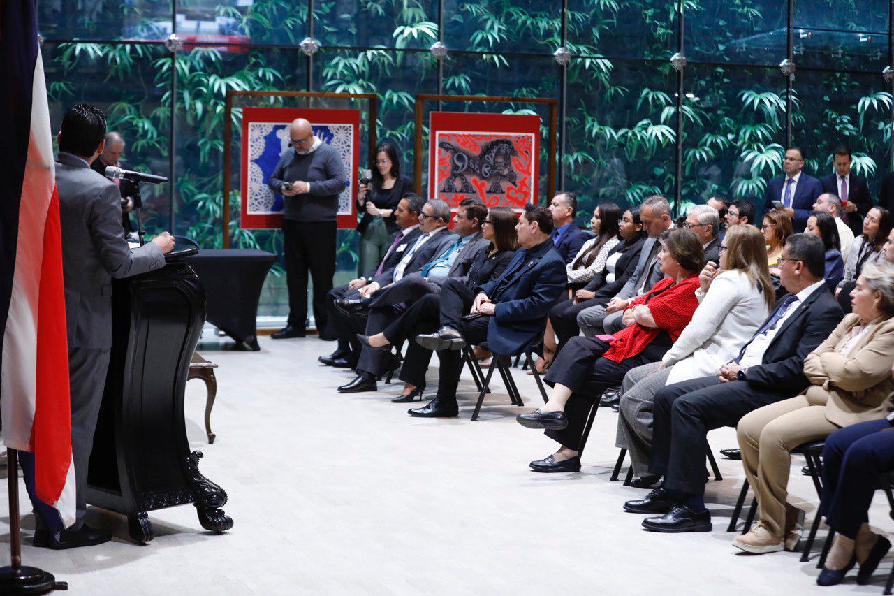 Gobierno propone ₡12.8 billones para Presupuesta Nacional 2026