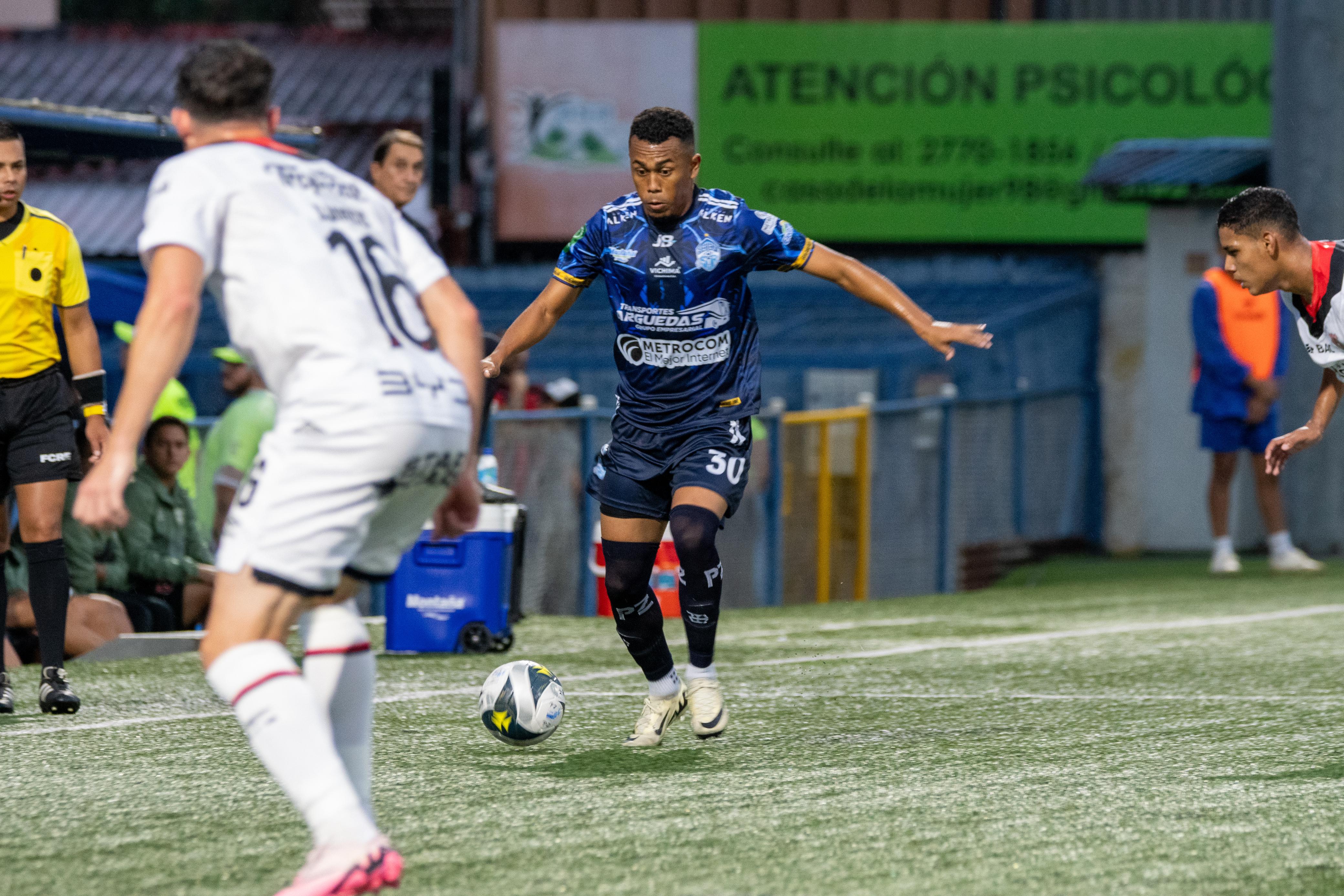 Pérez Zeledón y Santos empiezan la jornada 15