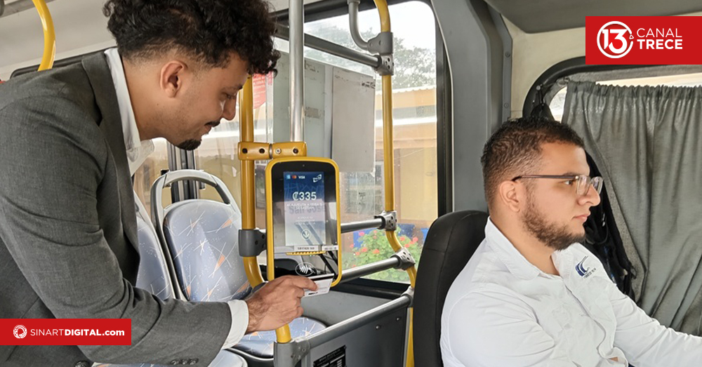 En Alajuelita y Hatillo se paga el bus con tarjeta 