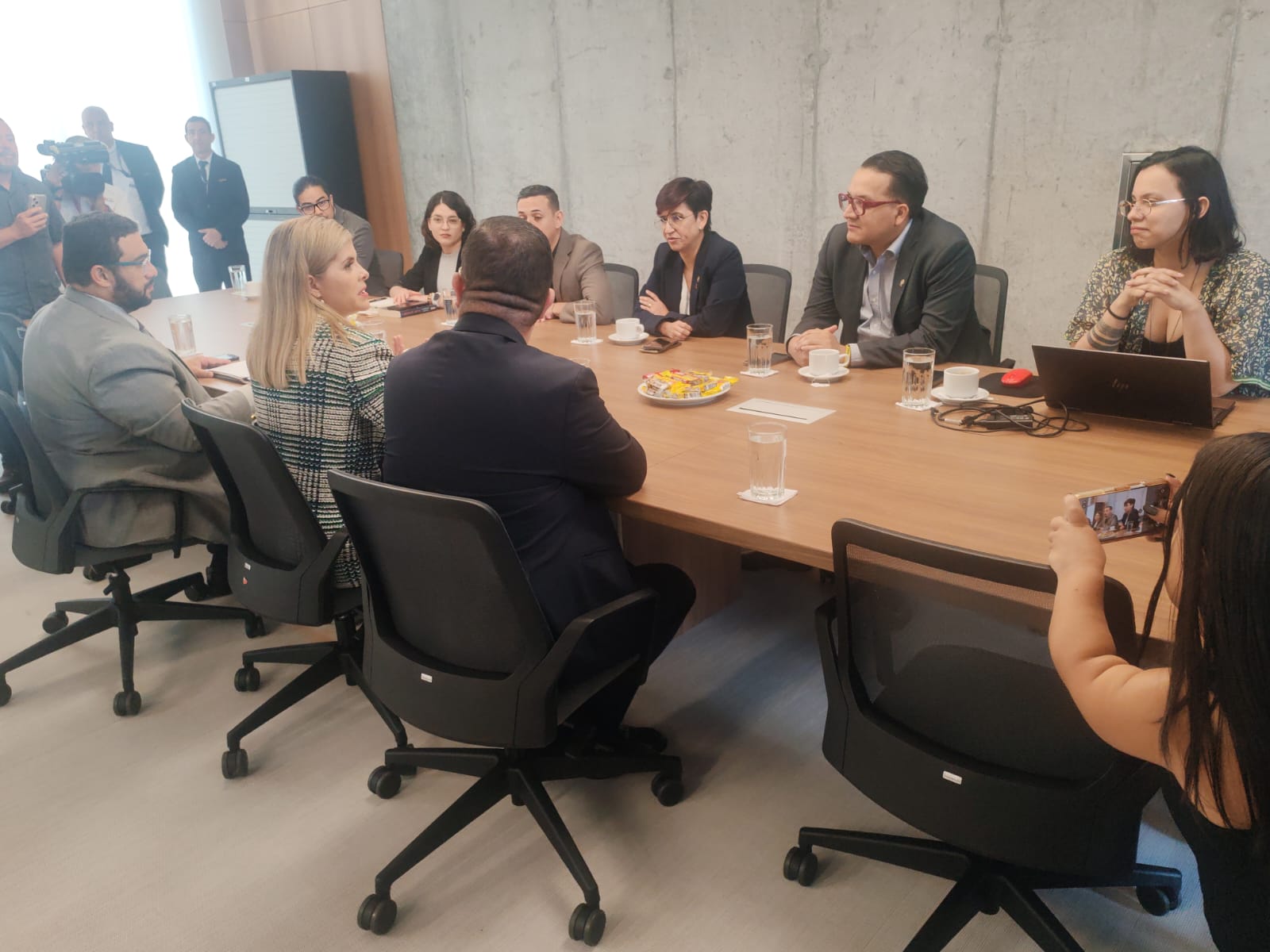 Presidente electa se reunió con diputados del Frente Amplio