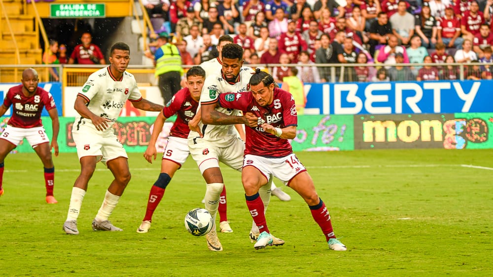 Saprissa con mesa gallega: Campeón y récord de puntos