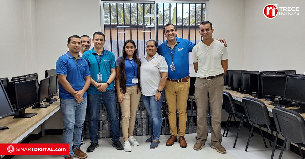 Aeropuerto de Guanacaste dona computadoras a escuelas públicas