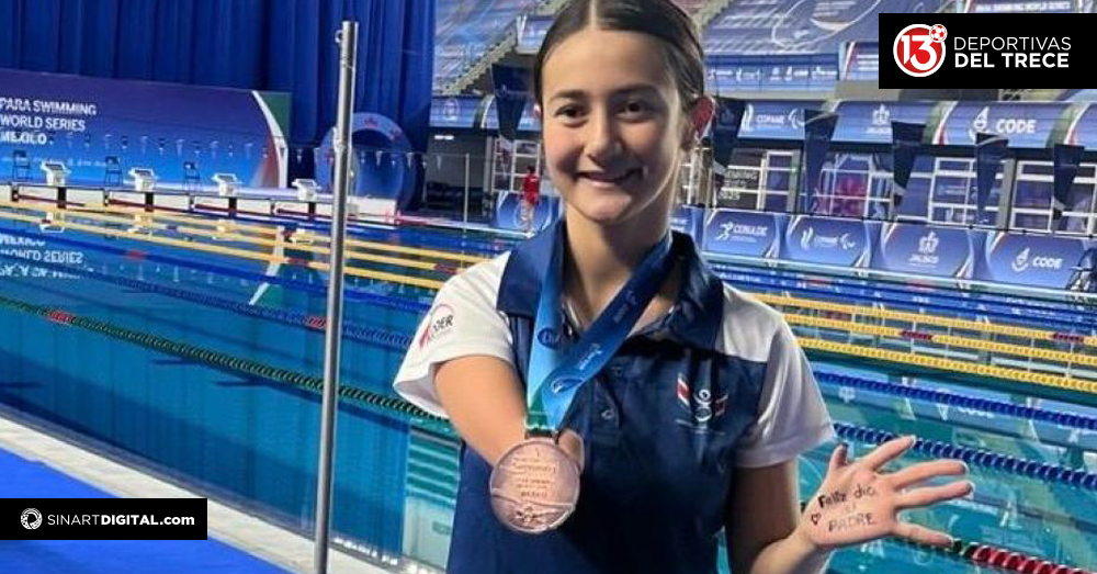 Tica se cubre de bronce en Paranatación en México