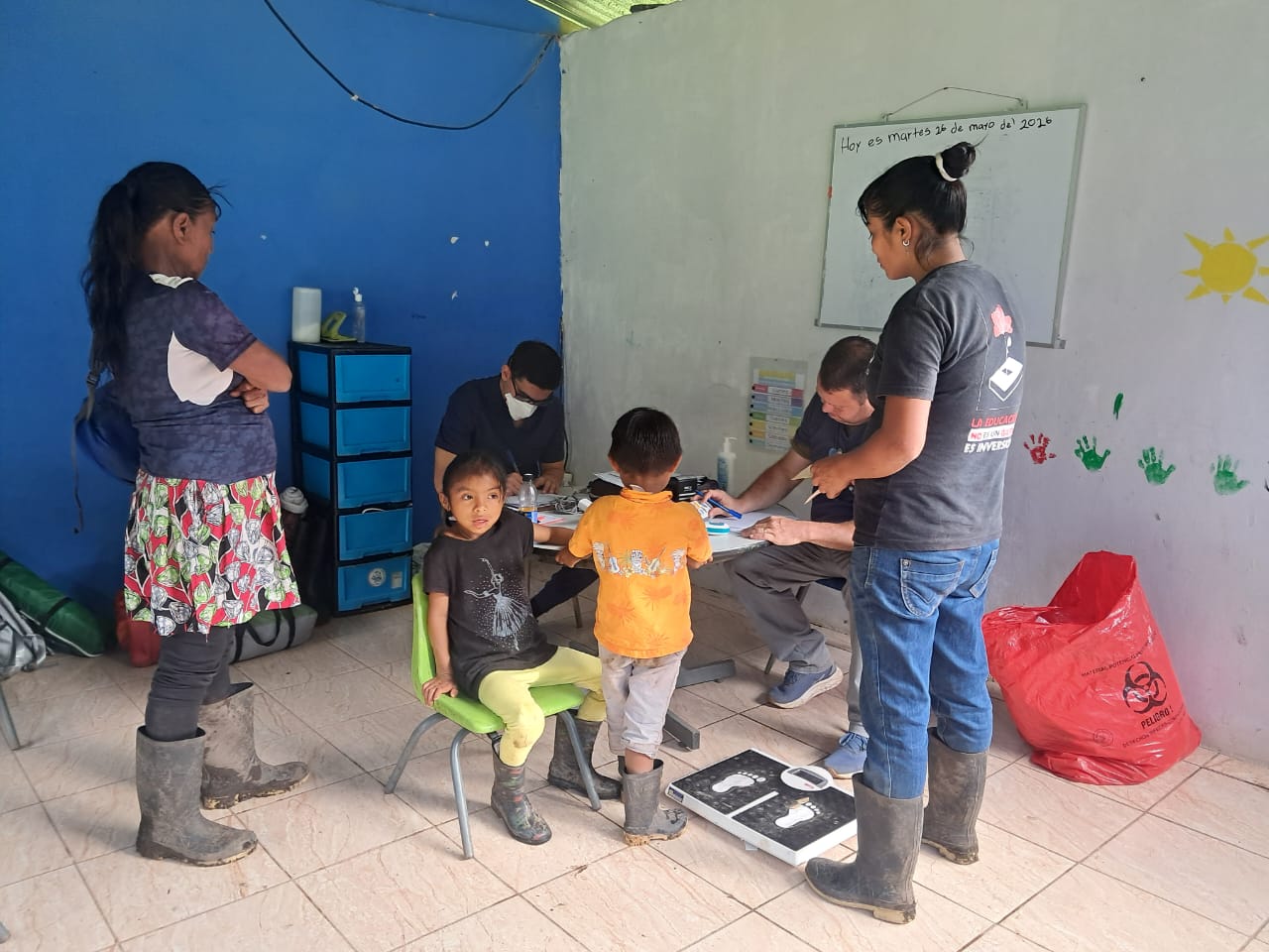 Gira médica lleva atención de salud a comunidad indígena aislada en Chirripó