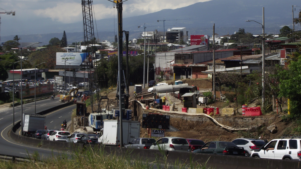 Paso a desnivel entre Hatillo 7 y 8 avanza un 20% y estará listo en 2026