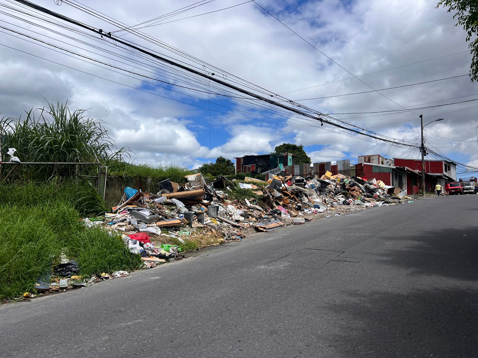 En el cantón central de San José hay 100 puntos que han sido tomados como botaderos de basura