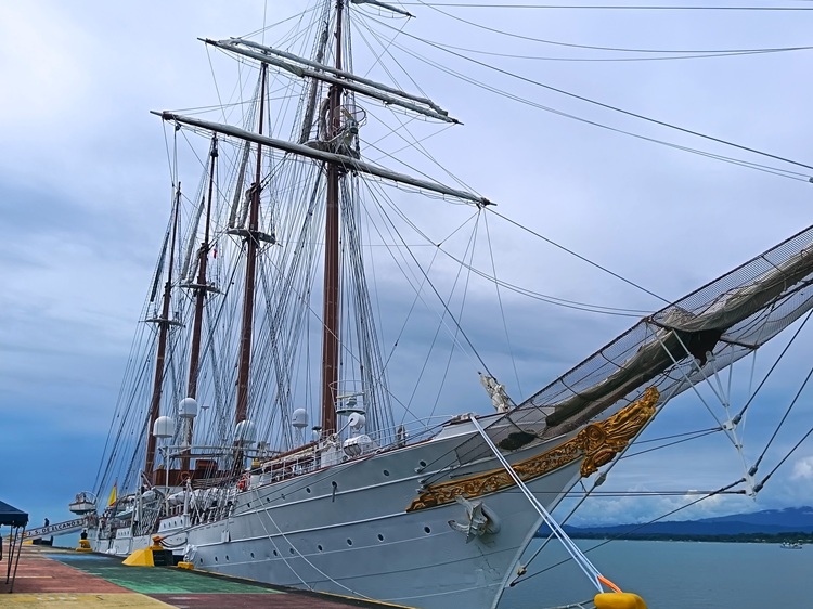 Buque escuela llega a Limón 