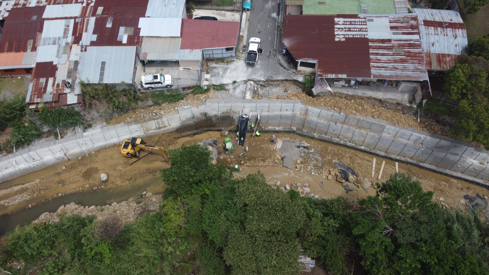 Muros de retención en Río Cañas beneficiarán a 1400 en Desamparados y Alajuelita