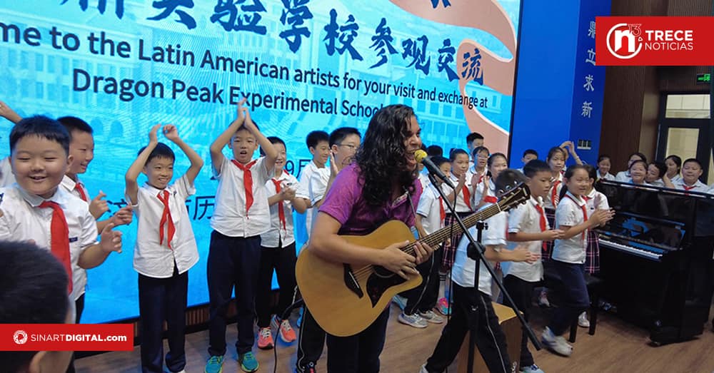 Tico estrenó sus canciones en China 