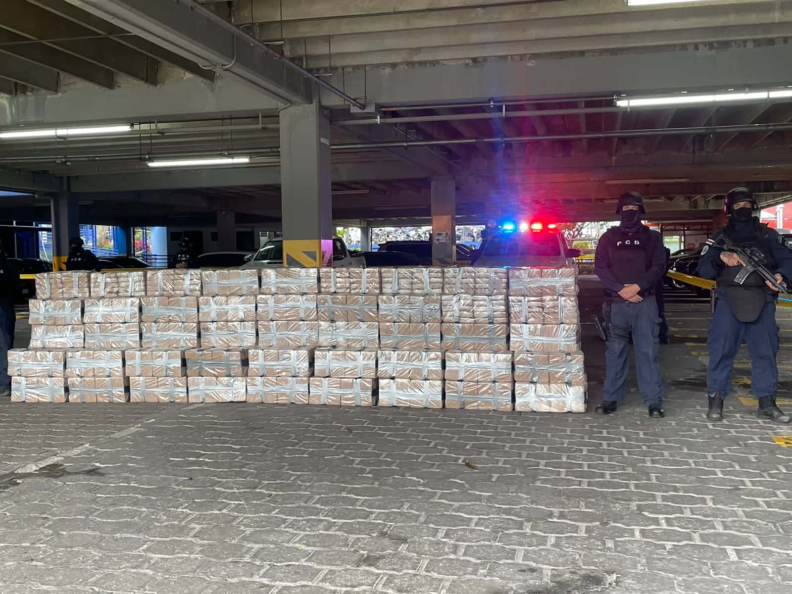 Policía nacional incauta más de 2 toneladas de cocaína al narco internacional