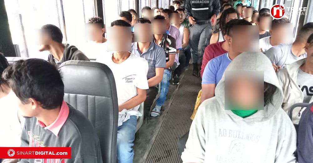 20 coligalleros extranjeros expulsados del país