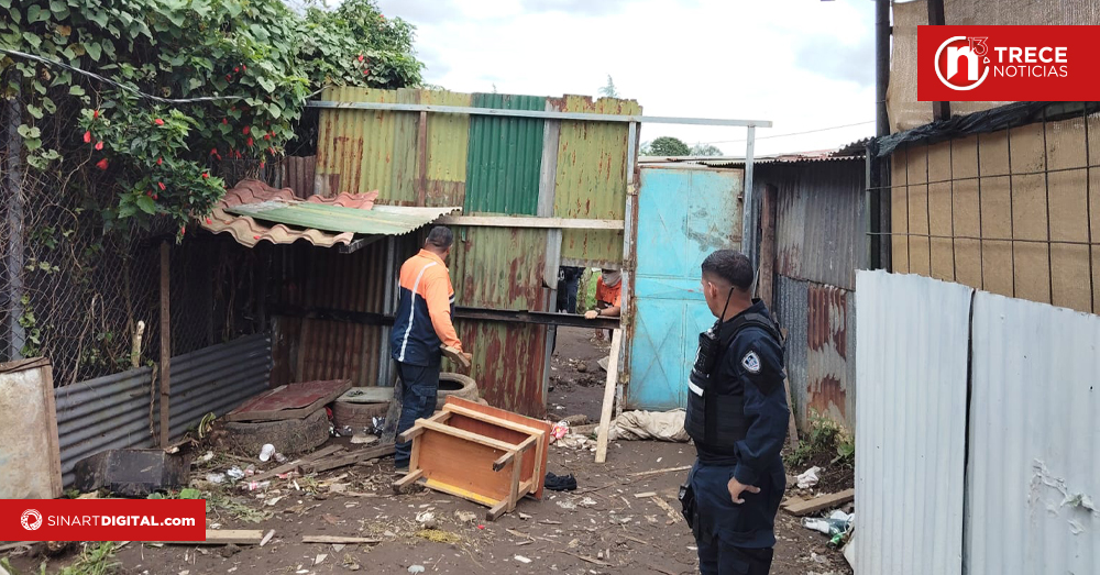 Autoridades derriban estructura que impedía acceso en zona de aparente venta de drogas en Goicoechea