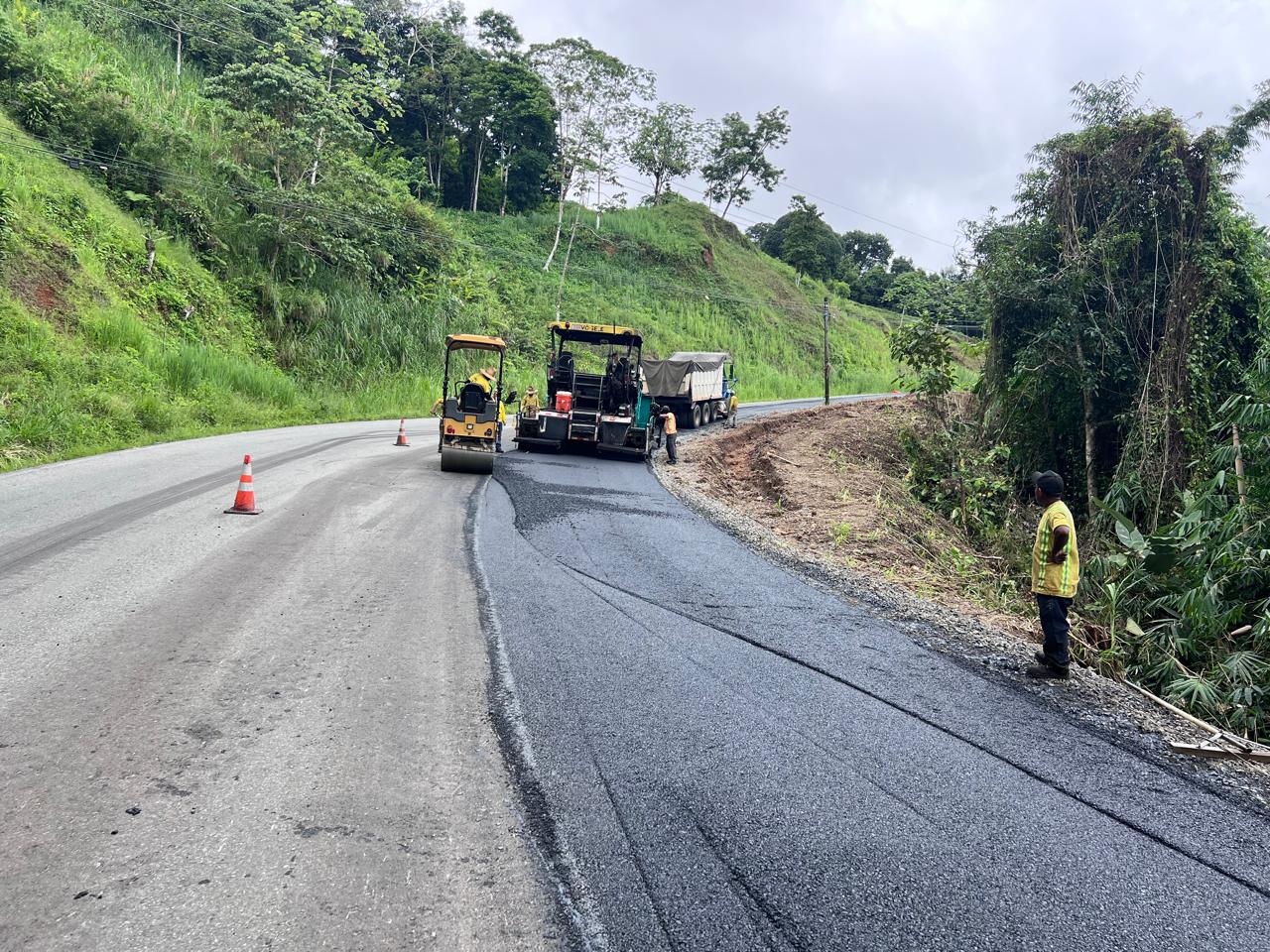 Intervienen 18 curvas en la ruta 243 entre Dominical y San Isidro de El General