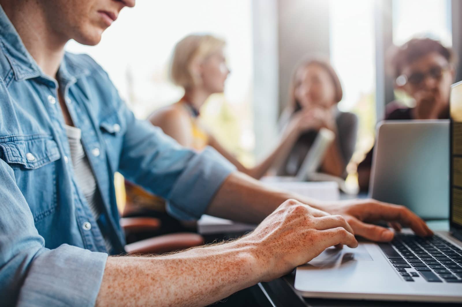 Docentes aprenderán a crear contenido educativo en sus redes sociales