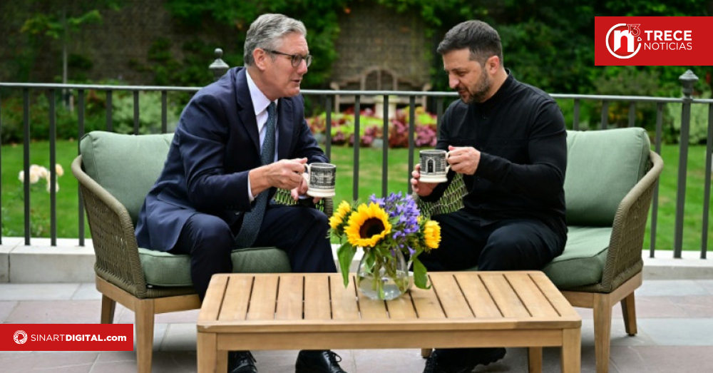 Primer ministro británico recibe a Zelenski en Londres la víspera de la cumbre Trump-Putin