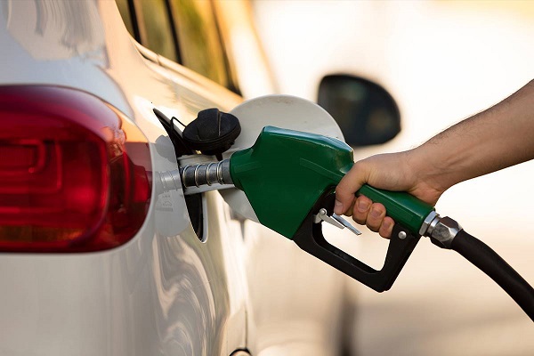Gasolina super y gas subirán de precio, pero la regular y el diésel bajarán