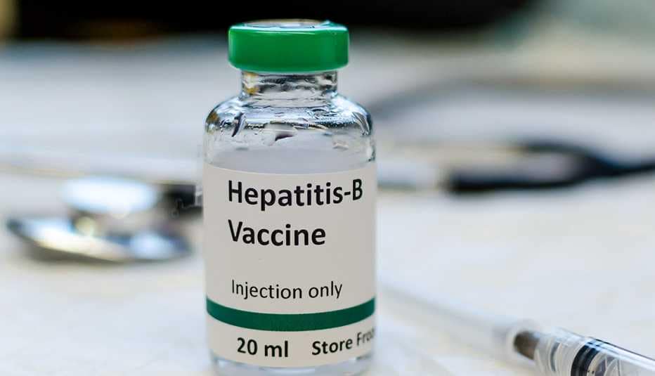 Vacuna contra la hepatitis B para recién nacidos en debate en EEUU