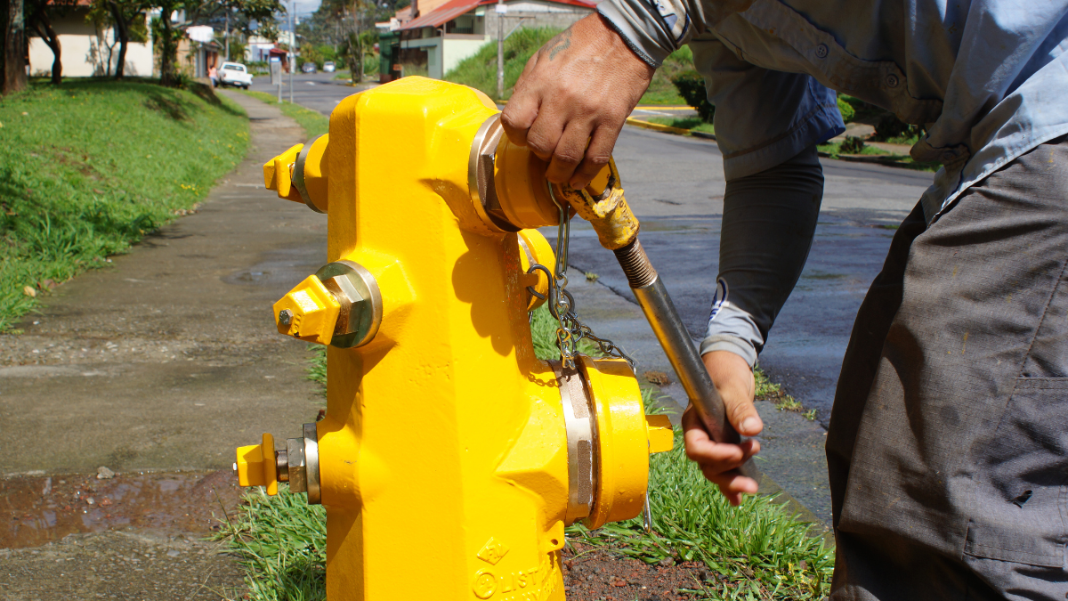 Instalación de 150 hidrantes refuerza el acceso a agua potable en zonas rurales