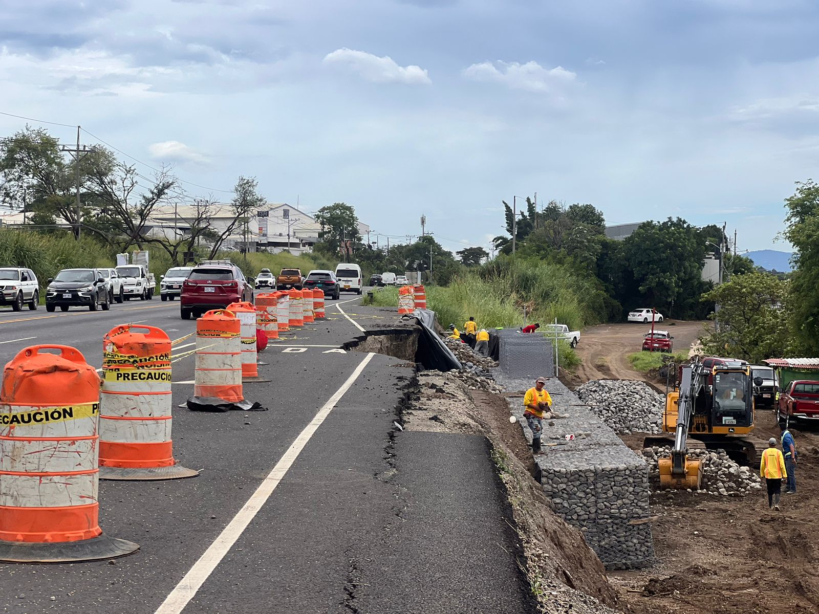 Muro de contención que se realiza en Alajuela generaría un sobrecosto a obra inaugurada en abril