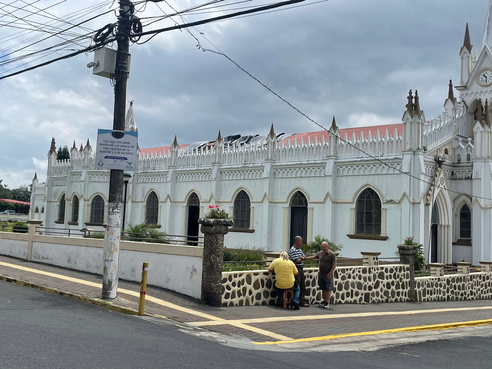 Iglesia de Heredia pide ayuda para reparar techo tras paso de torbellino 