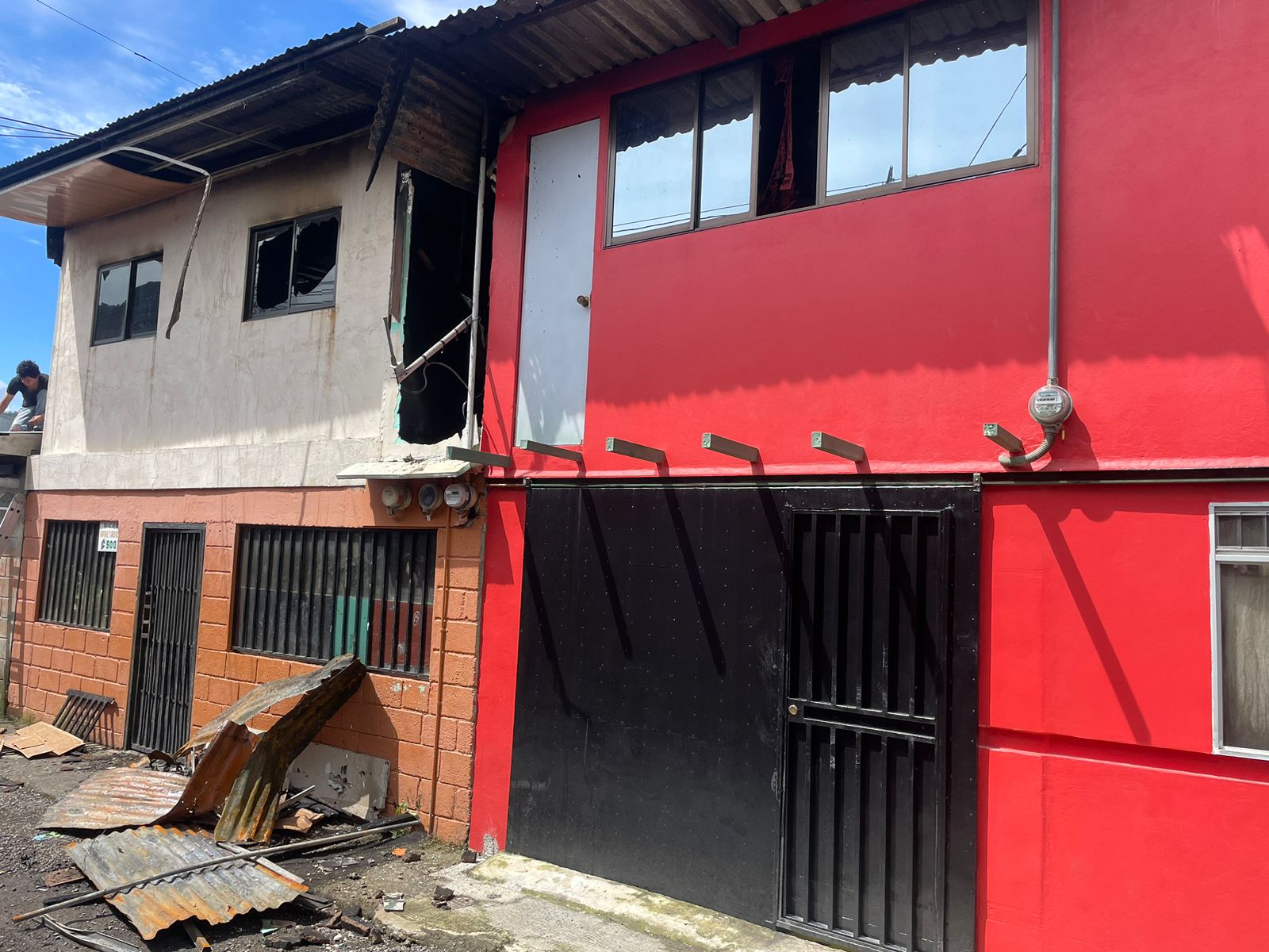 Municipalidad recibirá víveres para ayudar a familias que lo perdieron todo en incendio en Tres Ríos
