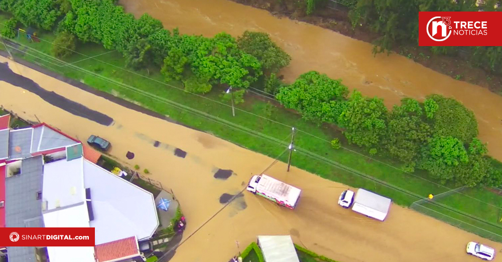 400 casas inundadas tras fuertes lluvias en El Guarco