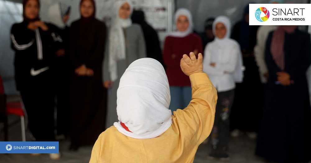 Niños de Gaza vuelven a sonreír gracias a la zooterapia