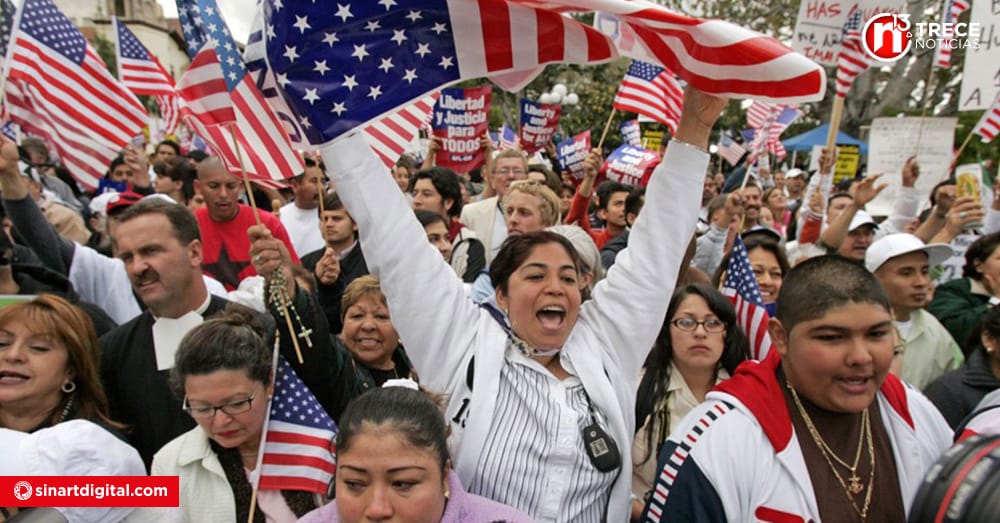 Latinos en EEUU tendrán que adaptar su manera de estudiar ante cambios en el examen de la ciudadanía