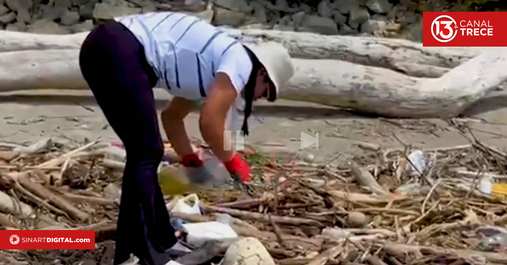 Voluntarios realizan limpieza de playas