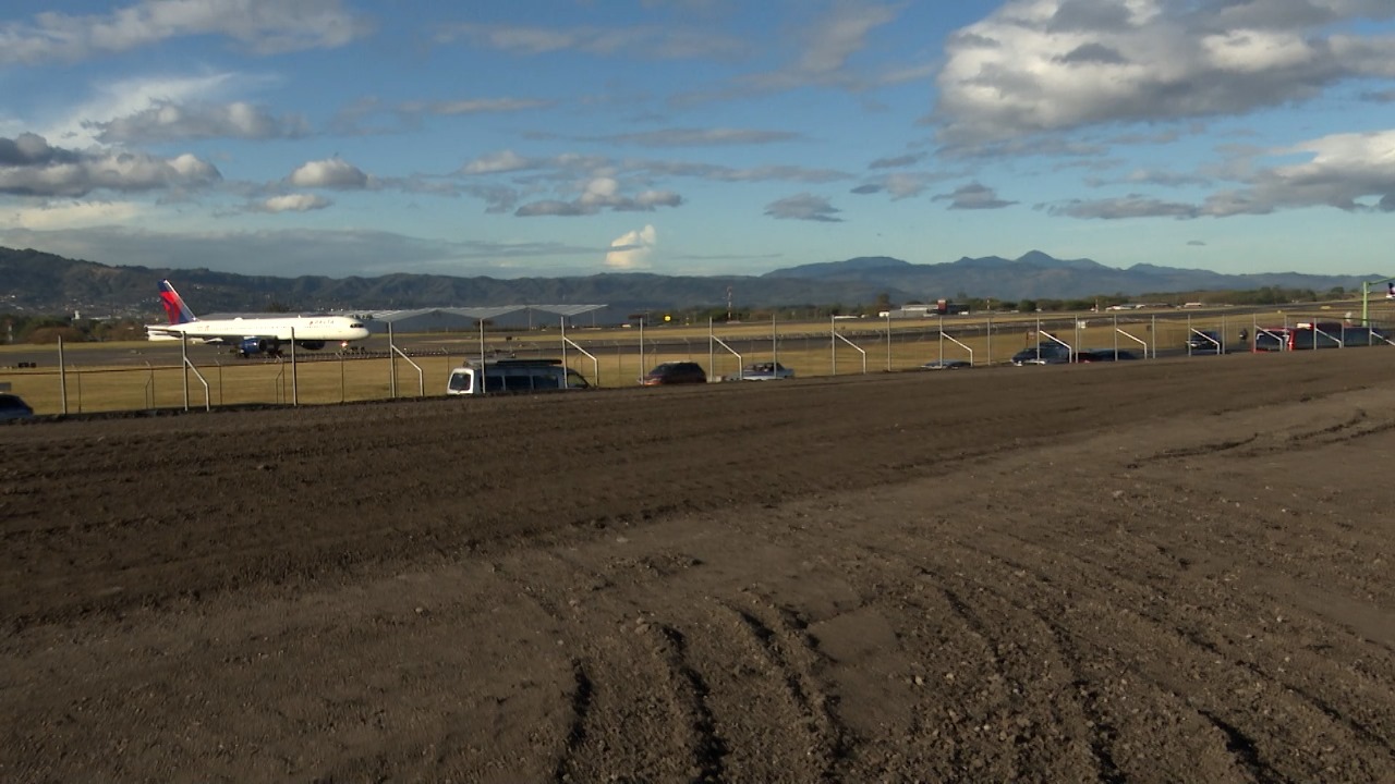 Lote en las cercanías al aeropuerto ya no será utilizado como parqueo