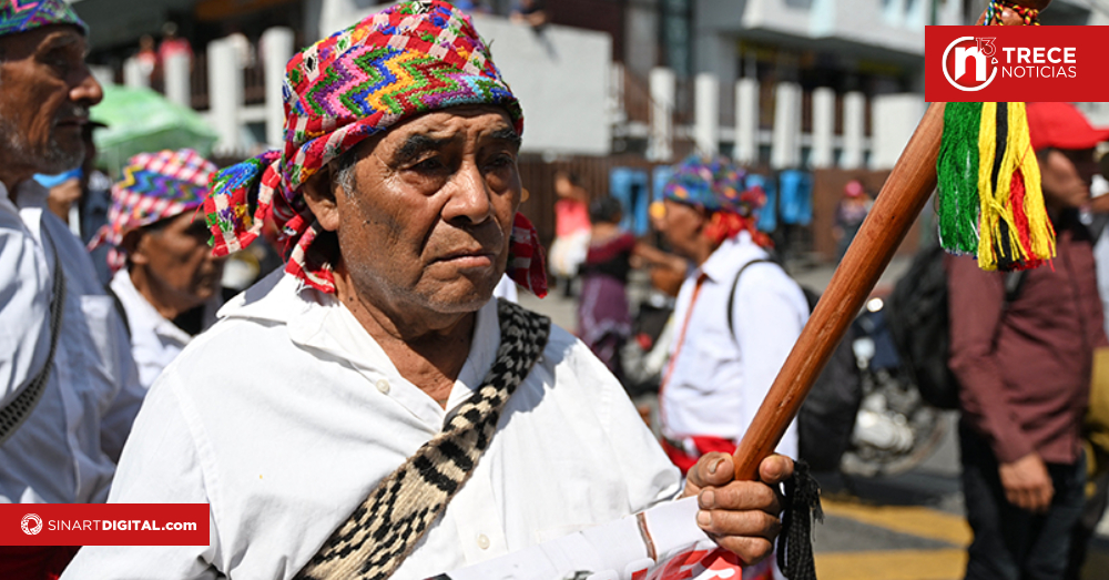 Miles de indígenas exigen renuncia de fiscal en Guatemala
