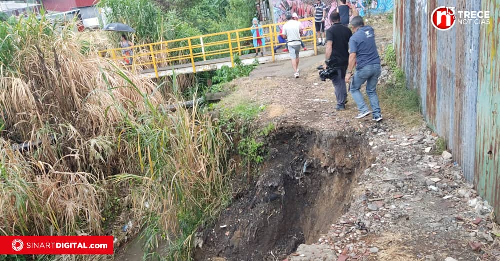 Comunidad de Vista Real en Alajuelita exige urgentemente construcción de muro de contención