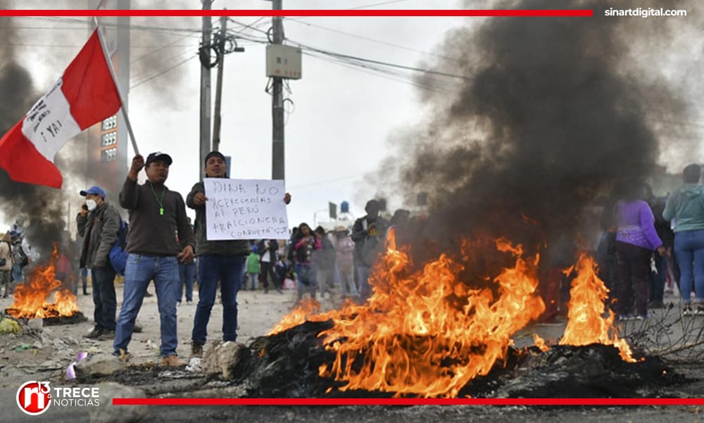 El futuro de Perú a debate: expertos piden cooperación internacional, funcionarios niegan crisis política