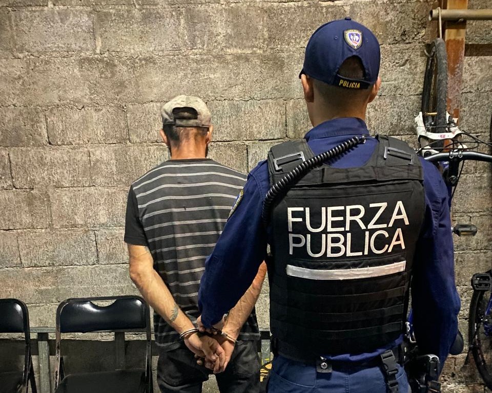 Fuerza Pública capturó a sujeto buscado por al menos 20 asaltos en Limón
