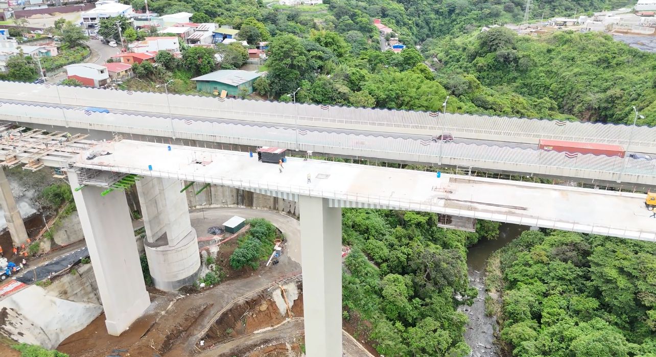 Conductores denuncian que duran hasta 2 horas para atravesar puente del Saprissa